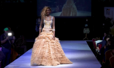 Chouchou Lazare, le styliste gabonais qui transforme le raphia en trésor de la mode