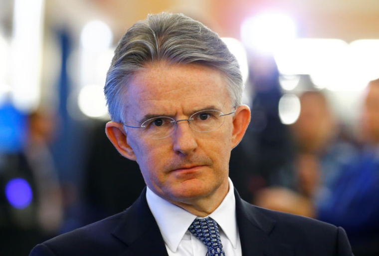 HSBC SURPREND EN REMERCIANT SON DG 18 MOIS APRÈS L'AVOIR NOMMÉ