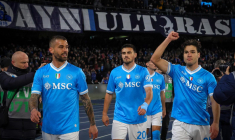 Naples enfonce la Fiorentina et se remet la tête à l'endroit