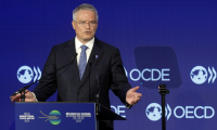 Le secrétaire général de l'OCDE Mathias Cormann s'exprime le 3 juin 2025 au siège de l'OCDE à Paris ( AFP / GEOFFROY VAN DER HASSELT )