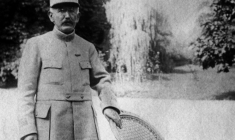 Photo d'archive non datée du capitaine Alfred Dreyfus en uniforme, prise dans un endroit inconnu après sa réhabilitation ( AFP / - )