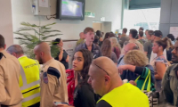 Tel-Aviv: des habitants se réfugient dans une gare après des tirs de missiles iraniens