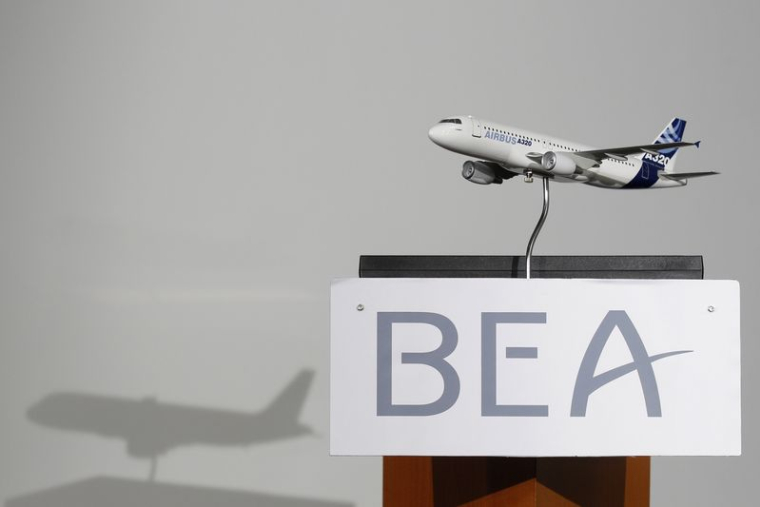Une maquette d'Airbus A320 au siège du BEA au Bourget