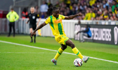 Moses Simon attendu à Paris