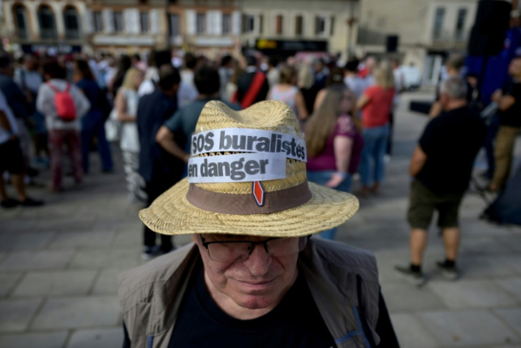 Lors d'un rassemblement pour réclamer le gel de la fiscalité du tabac, à Muret, en Haute-Garonne, le 7 septembre 2026 ( AFP / Ed JONES )
