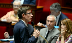 Le ministre de l'Education Edouard Geffray lors d'une séance de questions au gouvernement à l'Assemblée nationale, le 1er juillet 2026 à Paris ( AFP / Julie SEBADELHA )