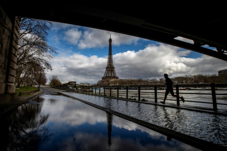 Les quais de Seine, à Paris, le 5 mars 2024 ( AFP / Guillaume BAPTISTE )