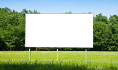 Panneaux publicitaires sur un terrain privé : quelles sont les règles, combien ça rapporte ? / iStock.com - France68