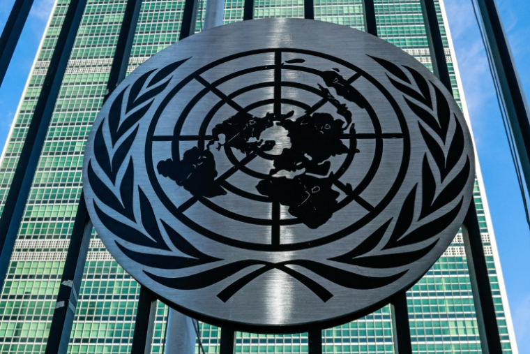 Logo de l'ONU à New York, le 21 septembre 2025 ( AFP / Kena Betancur )
