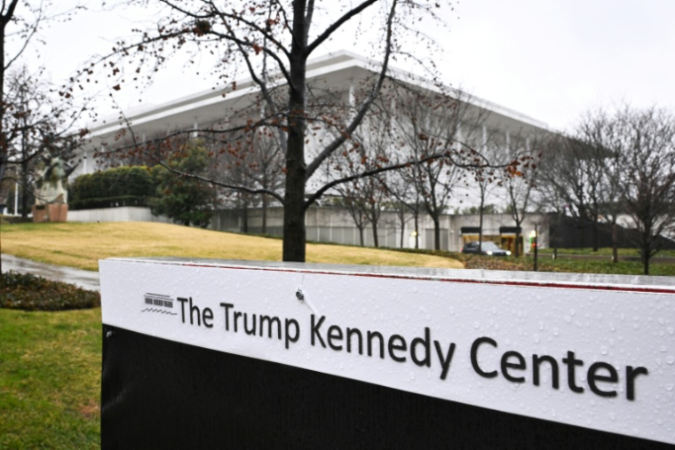 Le Trump-Kennedy Center, situé près du quartier de Georgetown à Washington, est photographié le 10 janvier 2026 ( AFP / Mandel NGAN )