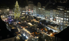 Le marché de Noël place Kléber à Strasbourg, le 26 novembre 2025 dans le Bas-Rhin ( AFP / ROMEO BOETZLE )