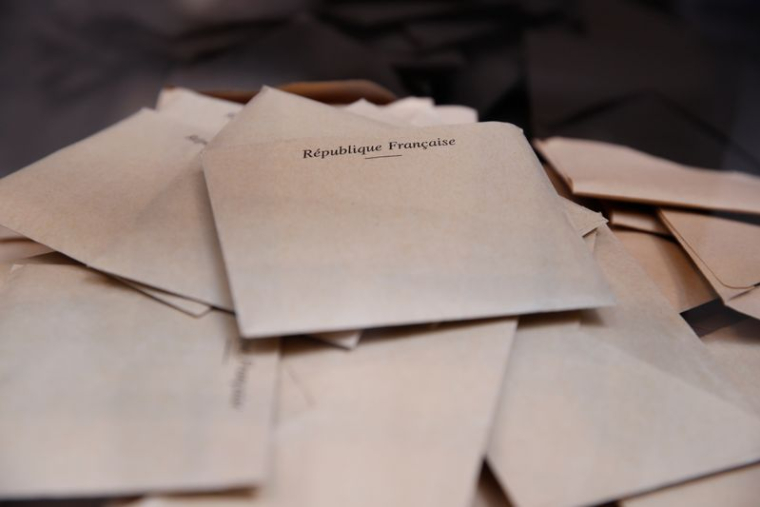 FRANCE/ELECTIONS: LE CONTRAT D'ADREXO RÉSILIÉ