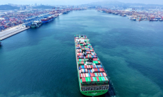 China and the United States agreed in Stockholm last month to hold further on extending their tariff truce ( AFP / STR )