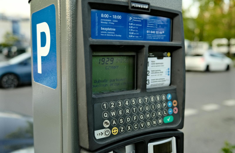 Certaines applications proposent le parking collaboratif, permettant de profiter d’une place mise à disposition par un particulier qui n’en a pas l’utilité. (Illustration) (Egor Komarov / Pexels)