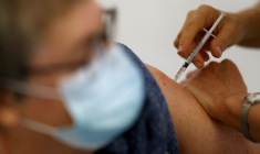 CORONAVIRUS/FRANCE: LA HAS FAVORABLE AU MAINTIEN DE L'OBLIGATION VACCINALE DES SOIGNANTS