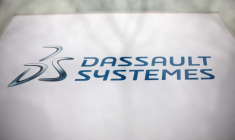 Un logo de Dassault Systèmes sur un bâtiment de la société à Paris, France