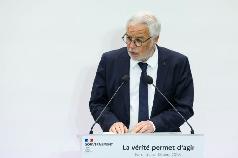 Le ministre de l'Aménagement du territoire François Rebsamen, lors d'une conférence sur les finances publiques à Paris, le 15 avril 2025 ( AFP / Alain JOCARD )