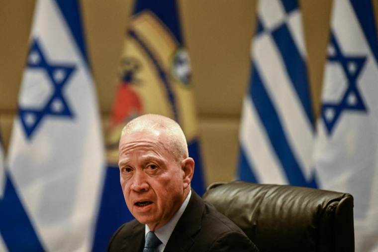 Yoav Gallant à Athènes, le 4 mai 2023. ( AFP / ANGELOS TZORTZINIS )