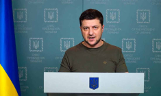 Curieux destin de celui de Volodymyr Zelensky. L'ancien comédien et humoriste de 44 ans, devenu président de l'Ukraine en 2019, a dû enfiler les habits de chef de guerre en quelques jours. (© AFP)