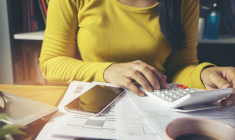 C'est la période de la déclaration de revenus. Comment faire pour les dons aux associations ? ( Crédits photo : ©  prachid - stock.adobe.com)