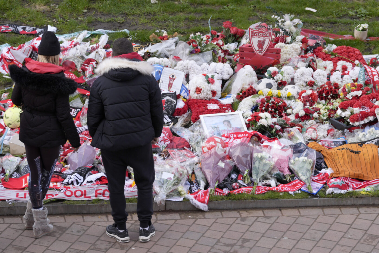 Liverpool inaugure un mémorial en hommage à Diogo Jota