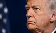 Donald Trump dans sa résidence Mar-a-Lago à Palm Beach, en Floride, le 29 décembre 2025 ( AFP / Jim WATSON )