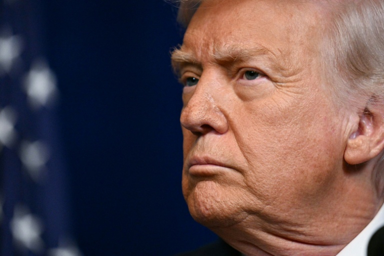 Donald Trump dans sa résidence Mar-a-Lago à Palm Beach, en Floride, le 29 décembre 2025 ( AFP / Jim WATSON )