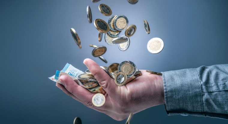 Les encours de l'assurance vie pourraient atteindre 1.900 milliards d'euros en ce début d'année. (© Shutterstock)