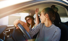 Comment choisir son assurance auto ? / iStock.com - UberImages