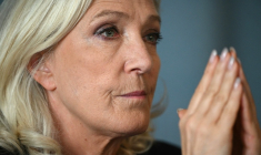 Marine Le Pen le 12 octobre 2026 à Moissac ( AFP / Lionel BONAVENTURE )