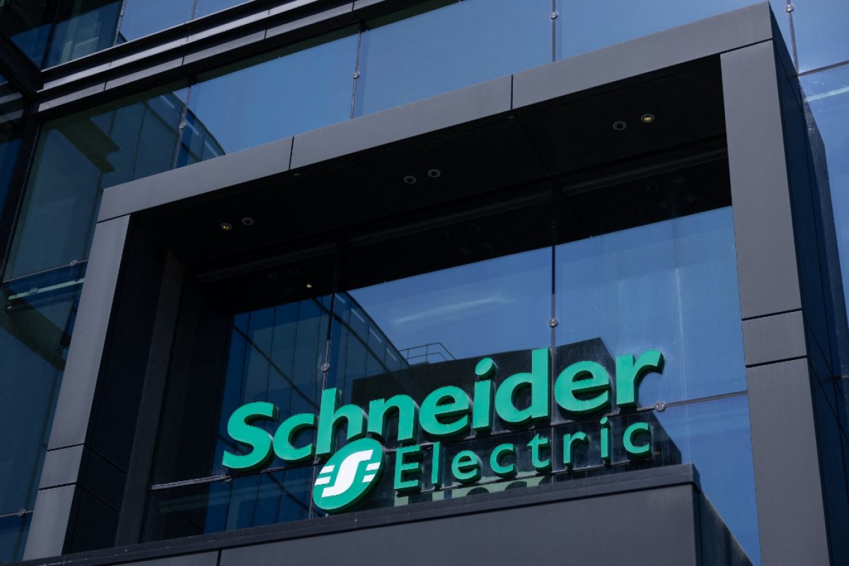Schneider Electric relève ses objectifs annuels grâce aux centres de données