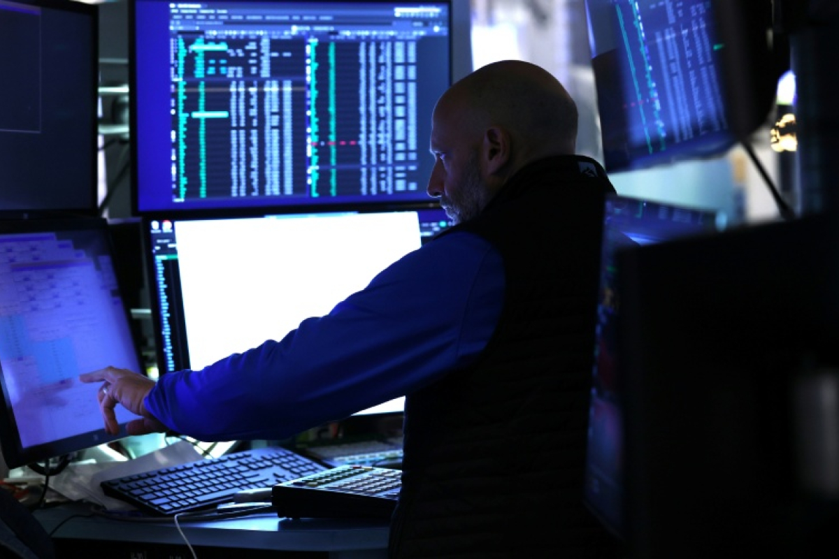 Wall Street termine en hausse, espère une désescalade des tensions commerciales