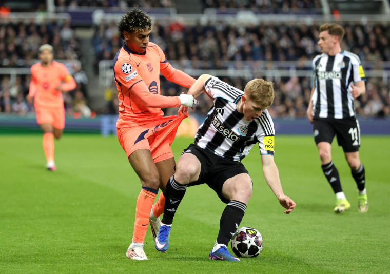 Un péno au bout du suspense sauve le Barça à Newcastle