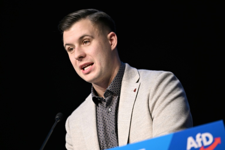 Jean-Pascal Hohm, député du parti allemand d'extrême droite AfD de la région du Brandenbourg, s'adresse aux militants qui l'ont élu chef de la nouvelle organisation de jeunesse de cette formation, lors d'un congrès le 29 novembre 2025 à Giessen (centre de l'Allemagne) ( AFP / Kirill KUDRYAVTSEV )