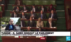 Tunisie : le président dissout le Parlement et renforce son emprise