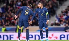 Giroud fixe un nouvel objectif à Mbappé
