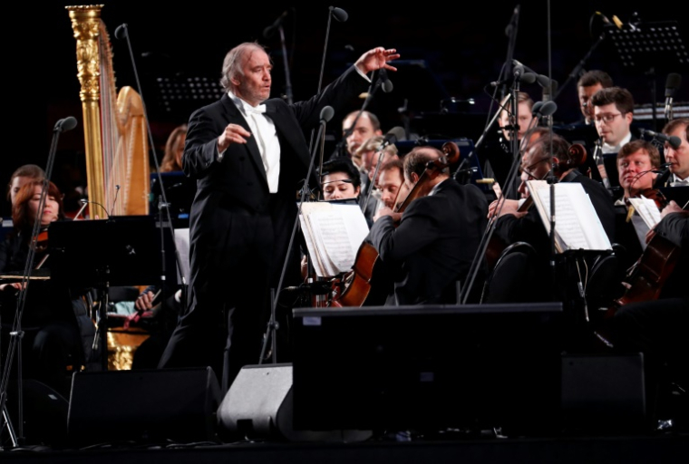 Le chef d'orchestre russe Valeri Guerguiev lors d'un concert sur la Place rouge à Moscou le 13 juin 2018 ( POOL / Sergei CHIRIKOV )