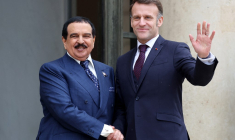 Emmanuel Macron et le roi du Bahreïn, Hamad ben Issa al-Khalifa, à Paris ce vendredi 6 février. ( AFP / LUDOVIC MARIN )