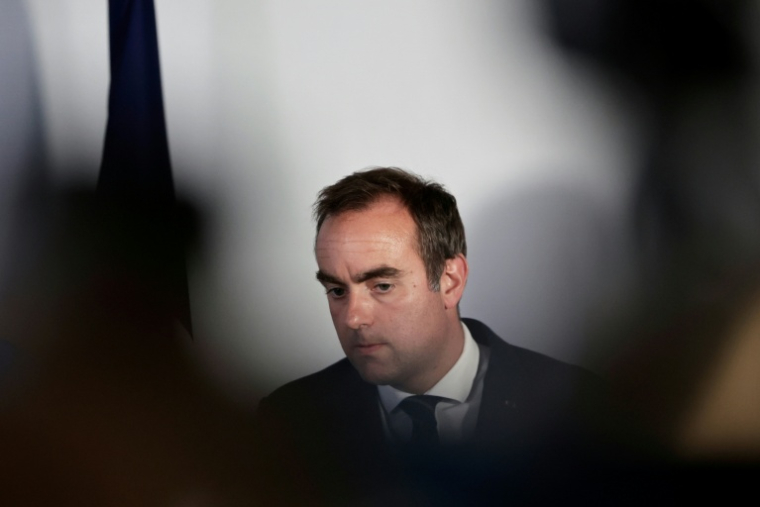 Le Premier ministre Sébastien Lecornu le 30 avril 2026 à Paris ( AFP / STEPHANE DE SAKUTIN )