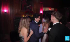 États-Unis : entre limousine et tenues de soirée, le juteux marché des bals de promo