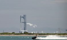 La mégafusée Starship de SpaceX sur son pas de tir, le 24 août 2025 au Texas ( AFP / RONALDO SCHEMIDT )