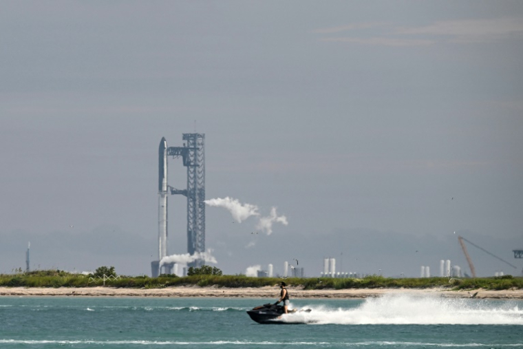 La mégafusée Starship de SpaceX sur son pas de tir, le 24 août 2025 au Texas ( AFP / RONALDO SCHEMIDT )