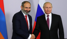 Nikol Pachinian et Vladimir Poutine à Sotchi, en Russie, le 14 mai 2018. ( SPUTNIK / MIKHAIL KLIMENTYEV )