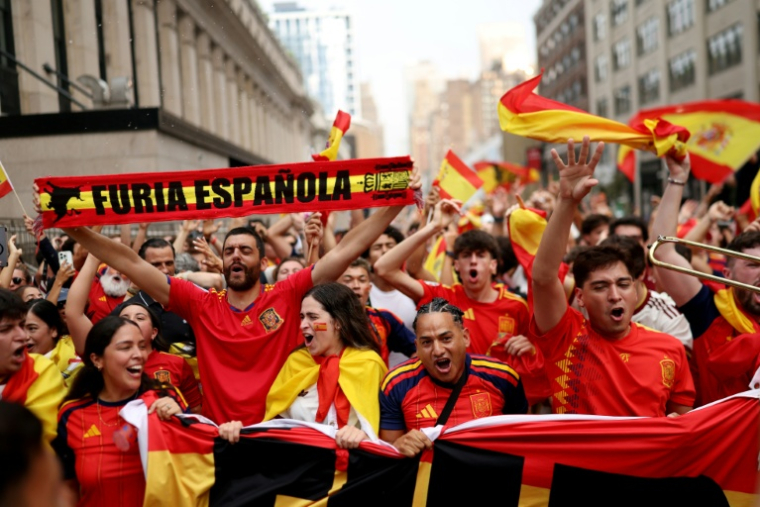 Des supporters de l'Espagne au Madison Square Garden de New York samedi 18 juillet, veille de la finale du Mondial contre l'Argentine. ( AFP / PATRICIA DE MELO MOREIRA )
