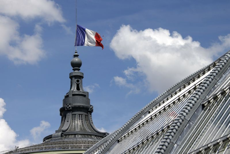 Un drapeau français au Grand Palais à Paris