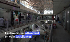 A Hérat, la répression vestimentaire des femmes afghanes affecte le commerce
