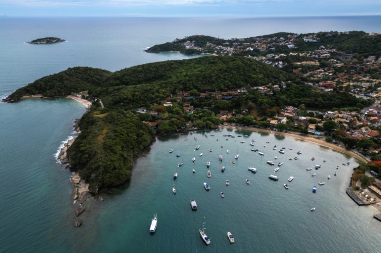 Vue aérienne de la plage d'Ossos, à Buzios, au Brésil le 3 janvier 2026 ( AFP / MAURO PIMENTEL )