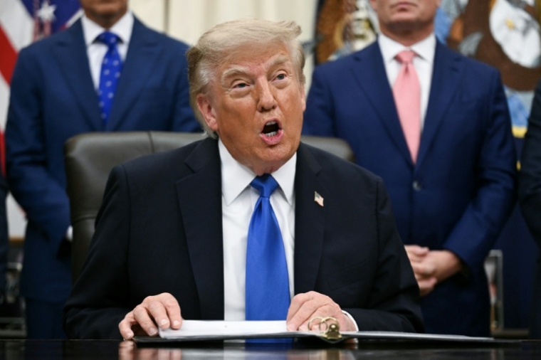 Le président américain Donald Trump dans le Bureau ovale à la Maison Blanche, à Washington DC, le 2 septembre 2026 ( AFP / Brendan SMIALOWSKI )