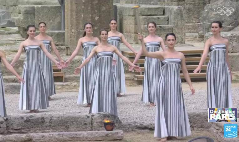 La flamme olympique a été allumée à Olympie