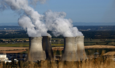Après les difficultés de l'hiver 2021-2022, le parc nucléaire français a retrouvé sa vigueur (illustration) ( AFP / OLIVIER CHASSIGNOLE )